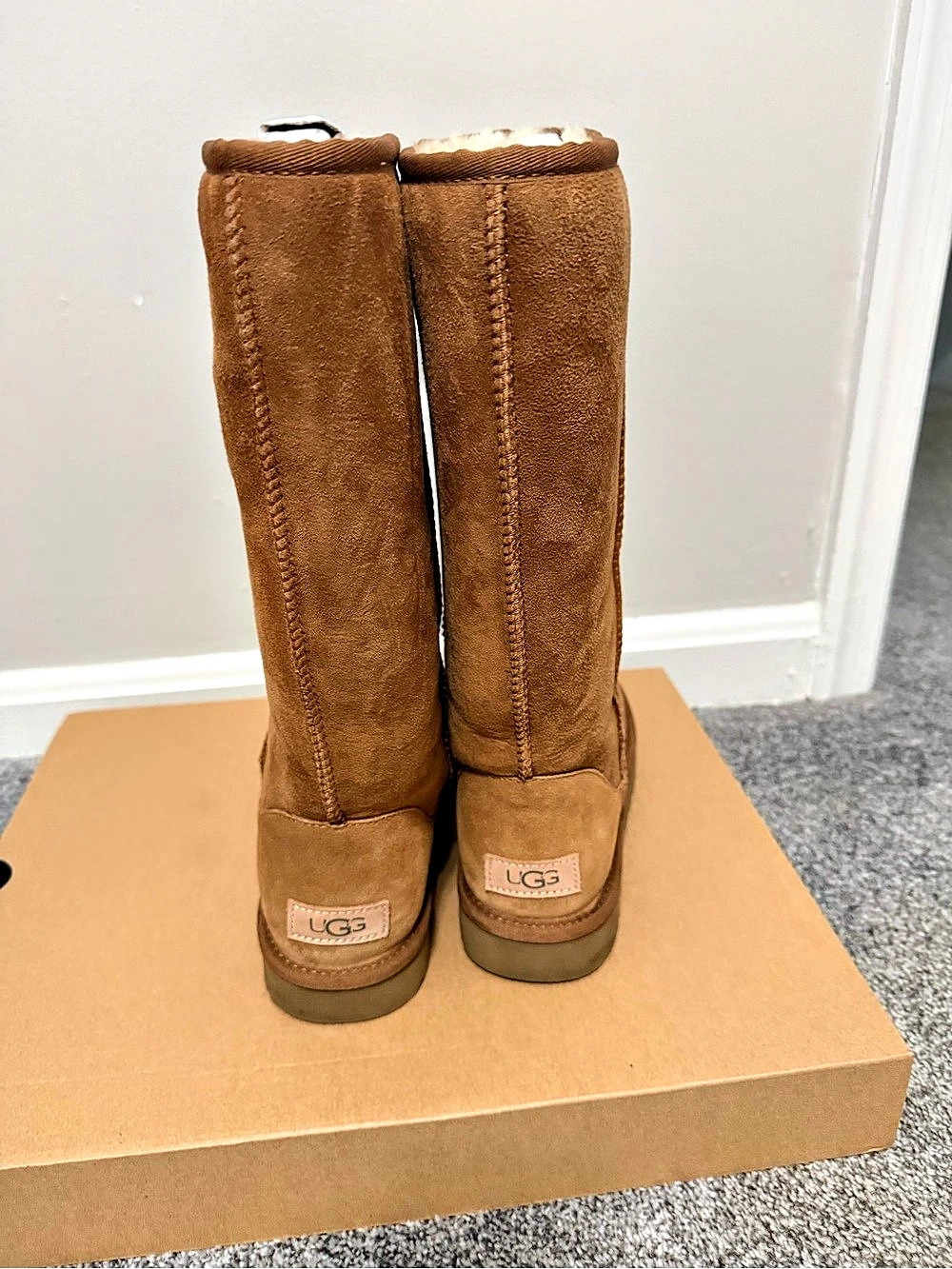 UGG Classic Tall II Tall Boots Brown US 9 Like New